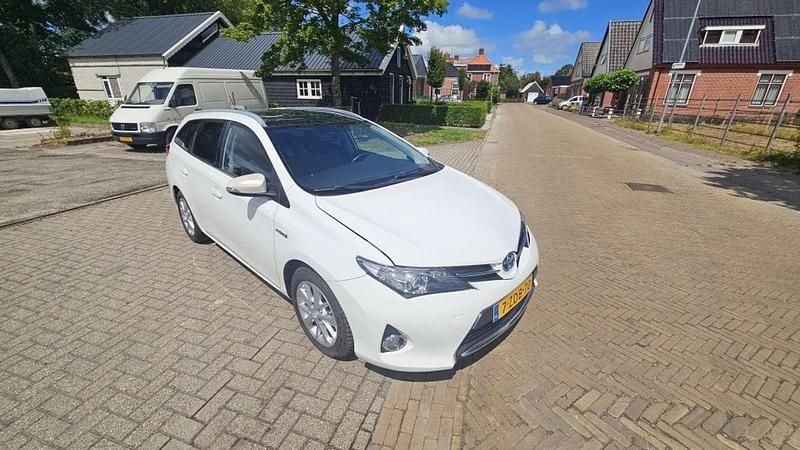 Wit Gebruikt 2014 Toyota Auris Touring Sports Stationwagen | € 6.999 (Goede deal) - Afbeelding 1/4