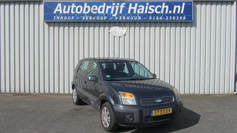 Grijs Gebruikt 2006 Ford Fusion Hatchback | € 750 - Afbeelding 1/4