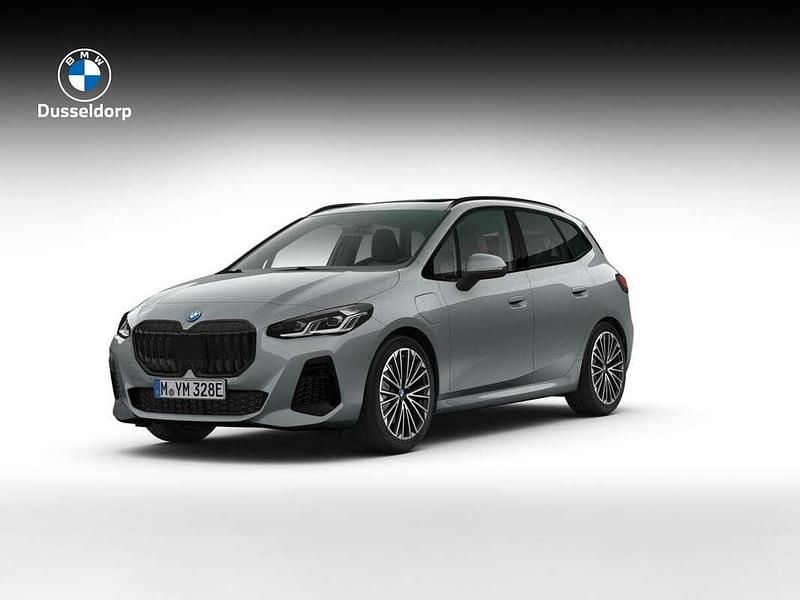 Grijs, metallic lak Nieuw 2025 BMW 225 Active Tourer M Sport MPV | € 62.677 (Eerlijke prijs) - Afbeelding 1/4