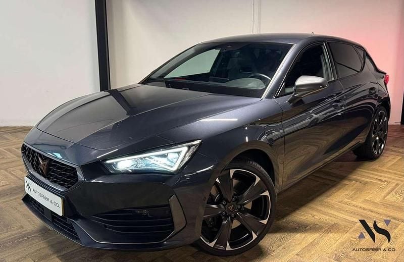 Grijs Gebruikt 2021 Cupra Leon VZ Hatchback | € 23.940 (Goede deal) - Afbeelding 1/4