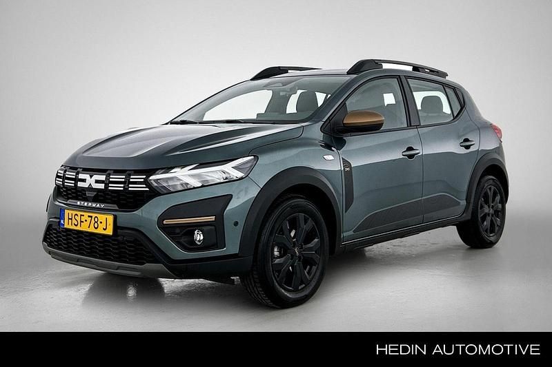 Groen Occasion 2025 Dacia Sandero Extreme Hatchback | € 20.250 (Eerlijke prijs) - Afbeelding 1/4