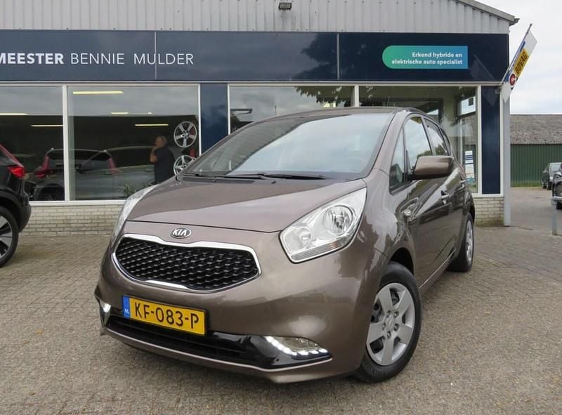 Bruin, metallic lak Gebruikt 2015 Kia Venga Hatchback | € 8.995 (Eerlijke prijs) - Afbeelding 1/4