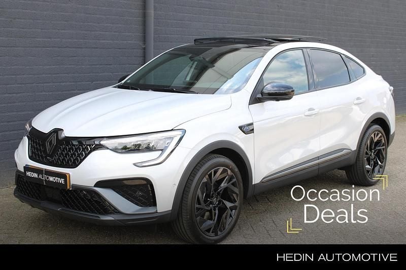 Blanc perle metallic (wit metallic) Occasion 2025 Renault Arkana Esprit Alpine SUV | € 34.995 (Eerlijke prijs) - Afbeelding 1/4