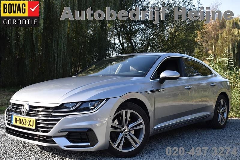 Grijs (metallic) Gebruikt 2019 VW Arteon Business Hatchback | € 21.445 (Super prijs) - Afbeelding 1/4