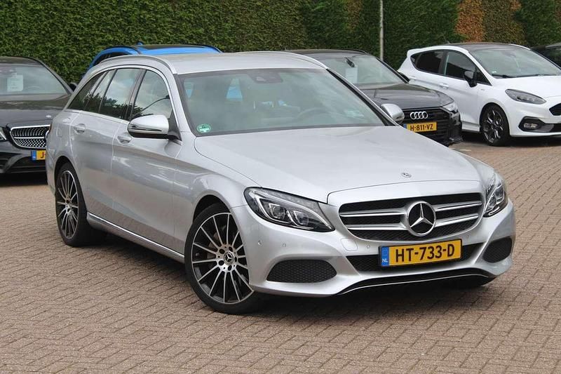 Grijs Gebruikt 2015 Mercedes C350 Edition Stationwagen | € 18.950 (Eerlijke prijs) - Afbeelding 1/4