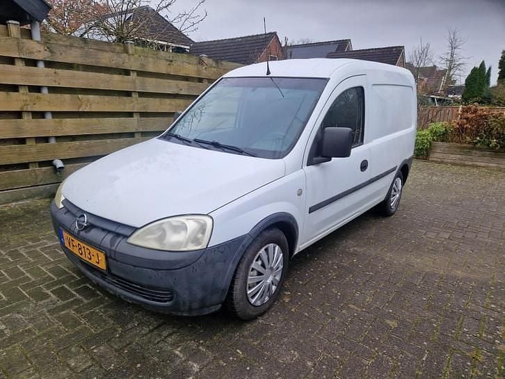 Wit Gebruikt 2004 Opel Combo Hatchback | € 3.250 (Duur) - Afbeelding 1/4