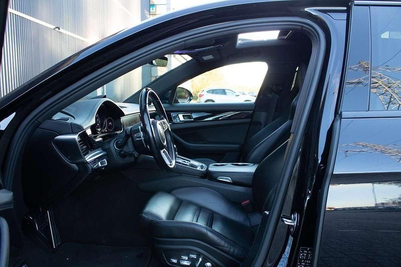 Occasion Porsche Panamera Sport Turismo 441 PK (324 kW) 2018 Zwart Stationwagen