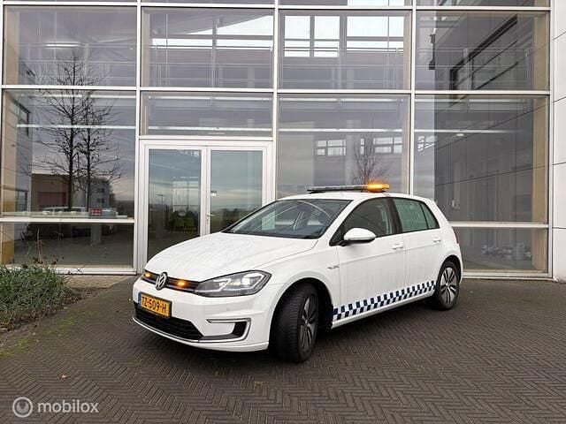 Wit Gebruikt 2018 VW e-Golf Hatchback | € 12.750 (Iets duurder) - Afbeelding 1/4