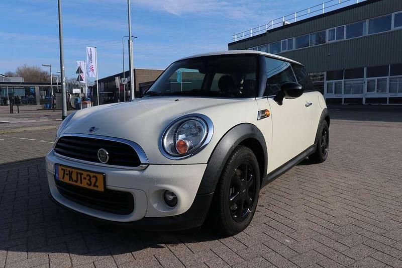 Occasion Mini Cooper 75 PK (55 kW) 2013 Wit Hatchback
