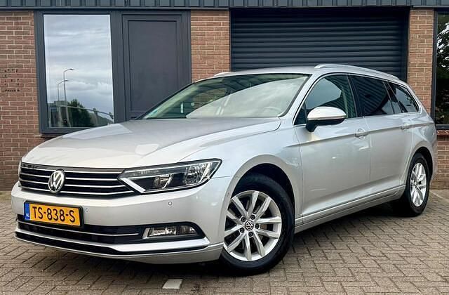 Grijs Occasion 2015 VW Passat Edition Stationwagen | € 9.750 (Eerlijke prijs) - Afbeelding 1/4