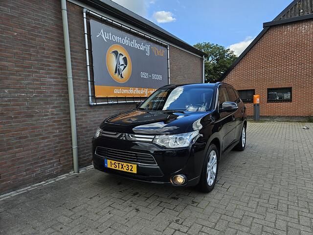 Occasion Mitsubishi Outlander Intense+ 150 PK (110 kW) 2013 Zwart (metallic) SUV