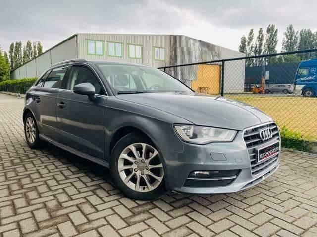 Grijs Gebruikt 2015 Audi A3 Ambition Sedan | € 10.950 (Super prijs) - Afbeelding 1/4