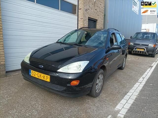Zwart Gebruikt 2001 Ford Focus Ambiente Stationwagen | € 649 (Eerlijke prijs) - Afbeelding 1/4