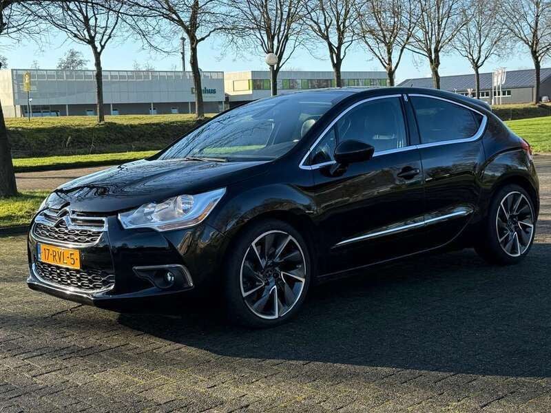 Zwart Gebruikt 2011 Citroën DS4 Sport Chic Hatchback | € 6.450 (Eerlijke prijs) - Afbeelding 1/4