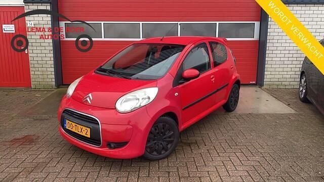 Rood Occasion 2012 Citroën C1 SELECTION Hatchback | € 2.444 (Goede deal) - Afbeelding 1/4