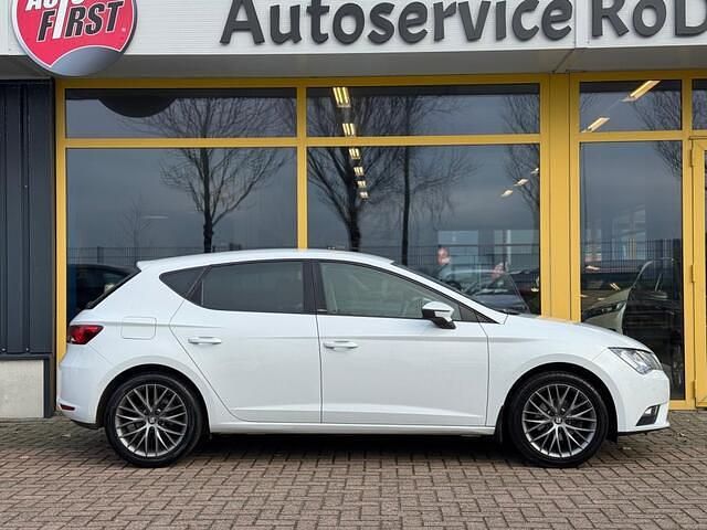 Occasion Seat Leon 105 PK (77 kW) 2014 Wit (metallic) Hatchback