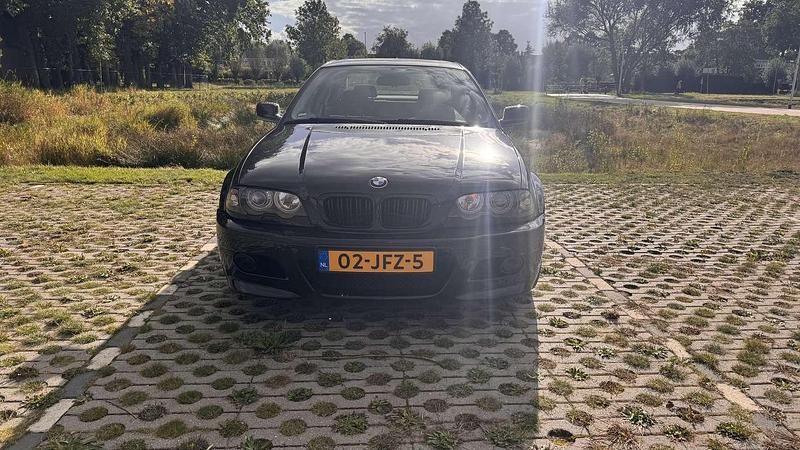 Zwart Gebruikt 2002 BMW 320 Executive Coupé | € 5.000 (Eerlijke prijs) - Afbeelding 1/4