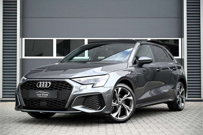 Grijs Gebruikt 2023 Audi A3 Sportback e-tron S-Line Sedan | € 37.950 (Eerlijke prijs) - Afbeelding 1/4