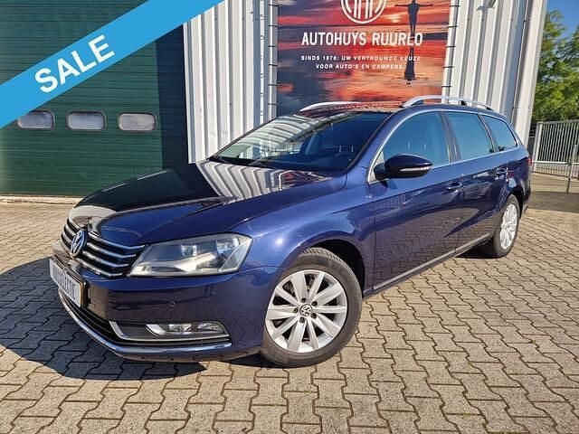 Blauw Gebruikt 2011 VW Passat Stationwagen | € 7.345 (Eerlijke prijs) - Afbeelding 1/4