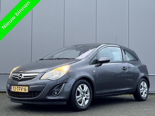 Grijs Occasion 2012 Opel Corsa Hatchback | € 1.850 (Goede deal) - Afbeelding 1/4
