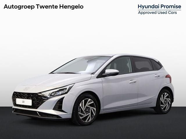 Zilver grijs Gebruikt 2024 Hyundai i20 Comfort Hatchback | € 21.950 (Eerlijke prijs) - Afbeelding 1/1