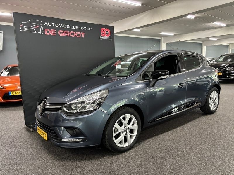 Grijs Gebruikt 2018 Renault Clio IV LIMITED Hatchback | € 8.950 (Eerlijke prijs) - Afbeelding 1/4