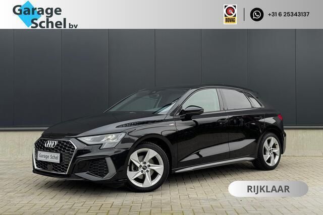 Zwart Gebruikt 2023 Audi A3 Sportback Business Hatchback | € 31.950 (Iets duurder) - Afbeelding 1/4