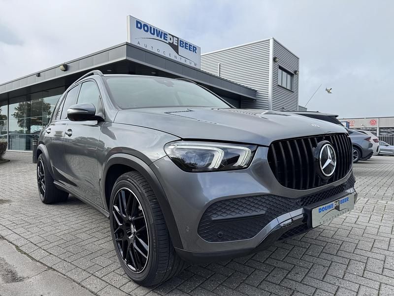 Grijs Gebruikt 2022 Mercedes GLE350 Night SUV | € 52.950 - Afbeelding 1/4