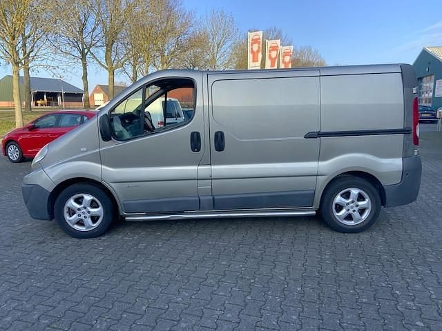 Occasion Renault Trafic 114 PK (83 kW) 2008 Grijs (metallic) MPV