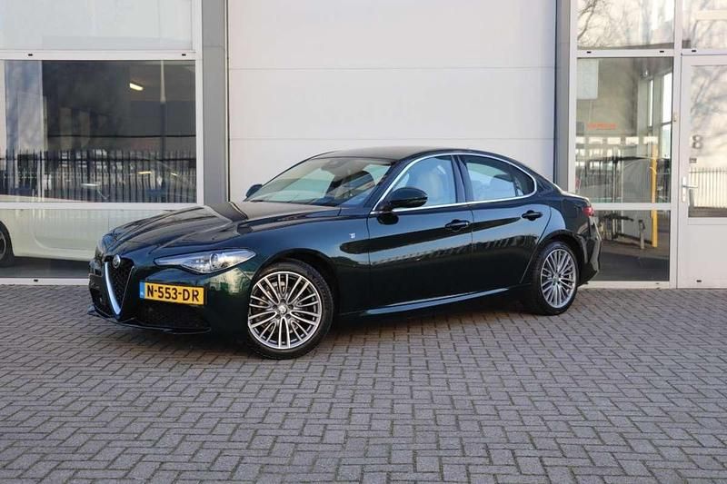 Occasion Alfa Romeo Giulia Ti 202 PK (148 kW) 2021 Groen (metallic) Sedan