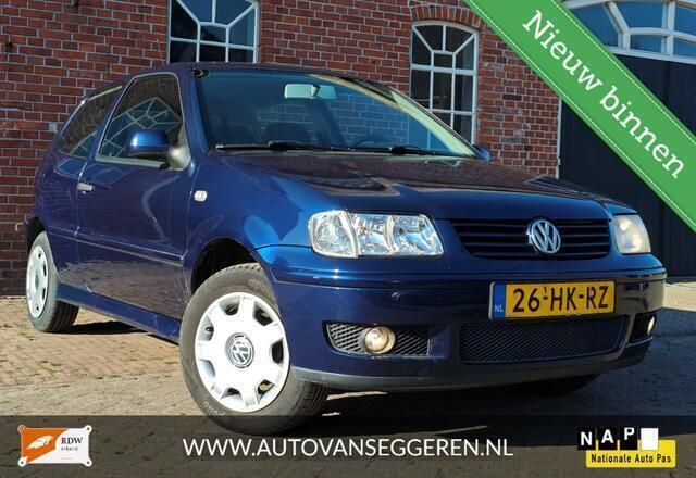Blauw Gebruikt 2001 VW Polo Hatchback | € 725 (Eerlijke prijs) - Afbeelding 1/4