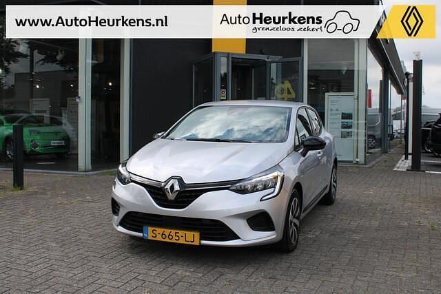 Grijs Gebruikt 2023 Renault Clio V Equilibre Hatchback | € 14.445 (Super prijs) - Afbeelding 1/4