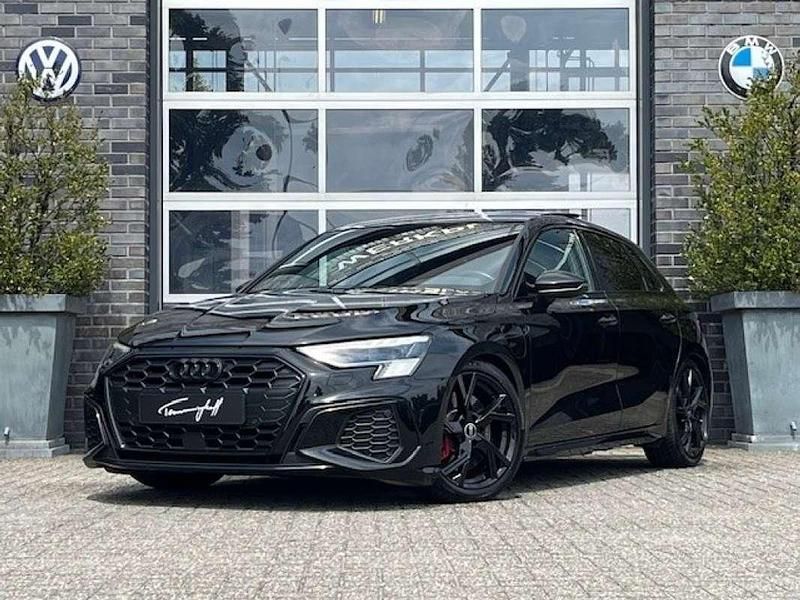 Zwart Gebruikt 2021 Audi A3 Sportback e-tron S-Line Sedan | € 29.900 (Eerlijke prijs) - Afbeelding 1/4