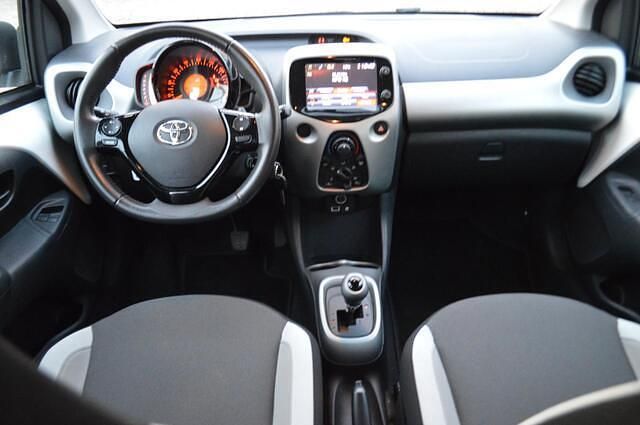 Occasion Toyota Aygo X-play 69 PK (50 kW) 2014 Wit Hatchback