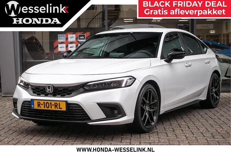 Wit (metallic) Gebruikt 2022 Honda Civic Sport Hatchback | € 31.950 - Afbeelding 1/4