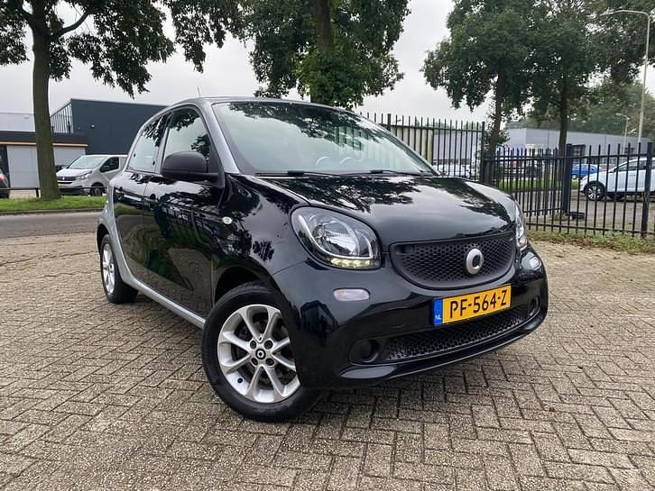 Occasion Smart ForFour Pure 71 PK (52 kW) 2017 Zwart Hatchback