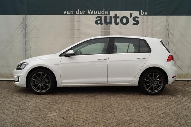 Wit Gebruikt 2018 VW e-Golf Hatchback | € 13.400 (Iets duurder) - Afbeelding 1/4