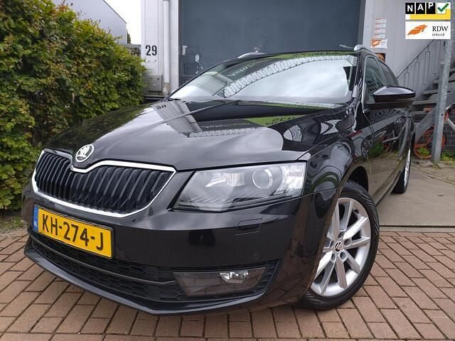 Zwart, metallic lak Gebruikt 2016 Skoda Octavia Business Line Stationwagen | € 9.985 (Eerlijke prijs) - Afbeelding 1/4