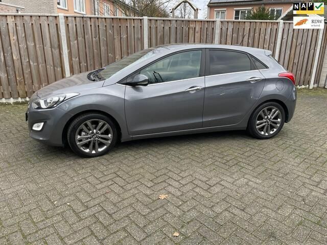Grijs Gebruikt 2015 Hyundai i30 Hatchback | € 13.950 (Duur) - Afbeelding 1/4