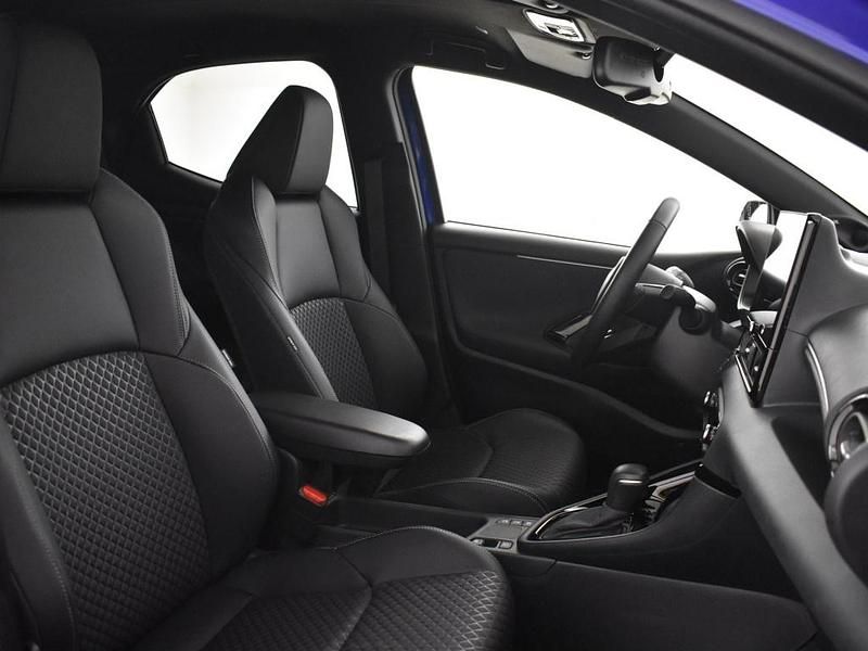 Occasion Toyota Yaris Hybrid Executive 131 PK (96 kW) 2024 Blauw (metallic) Hatchback