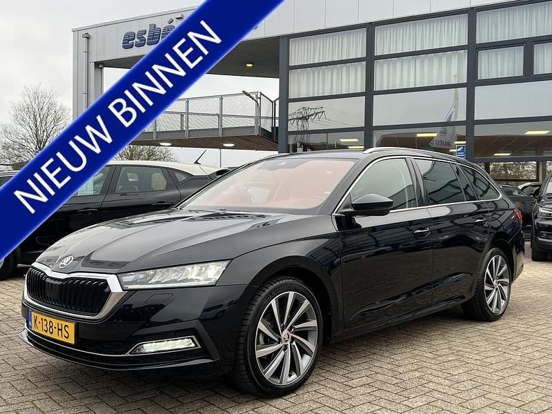 Zwart Occasion 2021 Skoda Octavia Business Line Stationwagen | € 21.950 (Iets duurder) - Afbeelding 1/4