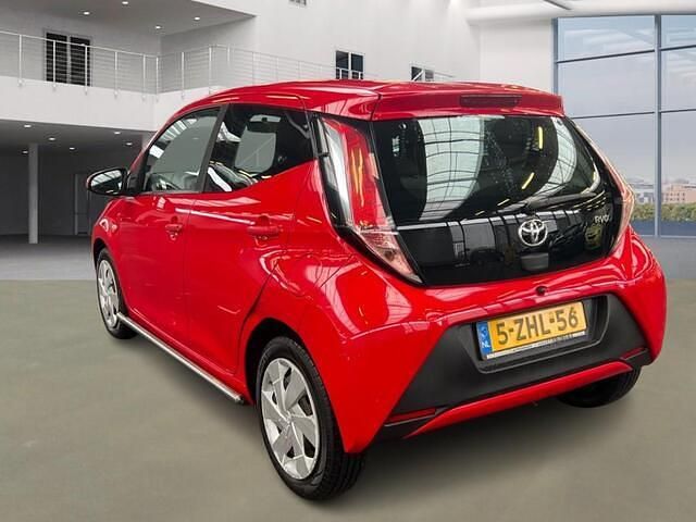Occasion Toyota Aygo X-play 69 PK (50 kW) 2015 Rood Hatchback