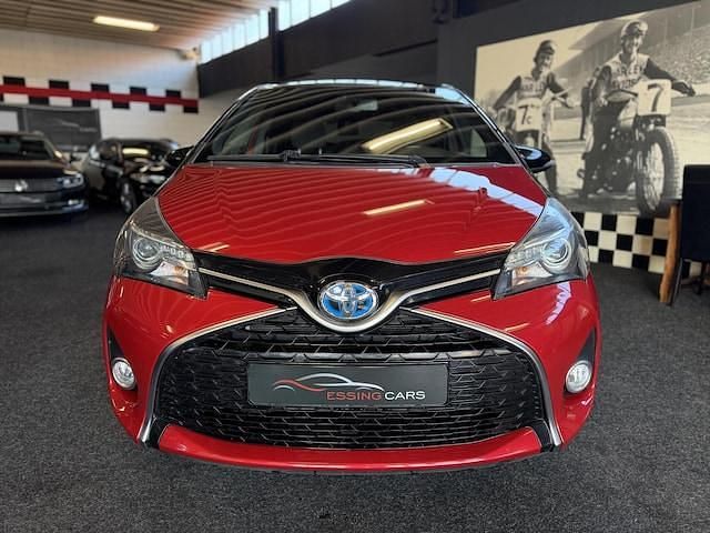 Occasion Toyota Yaris Hybrid 2016 Rood Hatchback