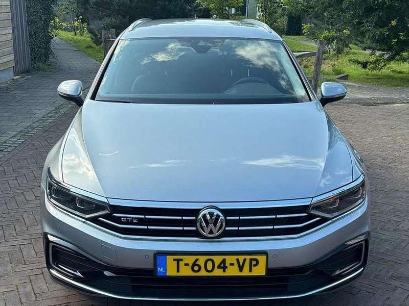 Zilver Gebruikt 2019 VW Passat GTE Stationwagen | € 15.950 (Eerlijke prijs) - Afbeelding 1/4