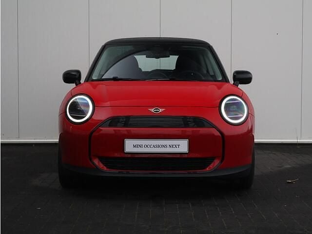 Occasion Mini Cooper Comfort 135 kW (184 PK) 2025 Rood Hatchback