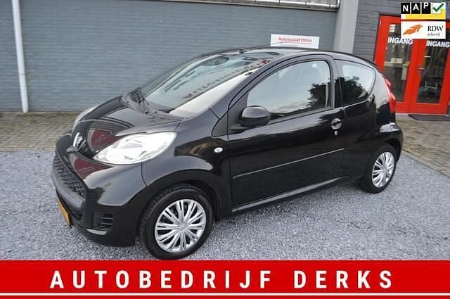 Zwart Gebruikt 2011 Peugeot 107 Hatchback | € 3.250 (Eerlijke prijs) - Afbeelding 1/4