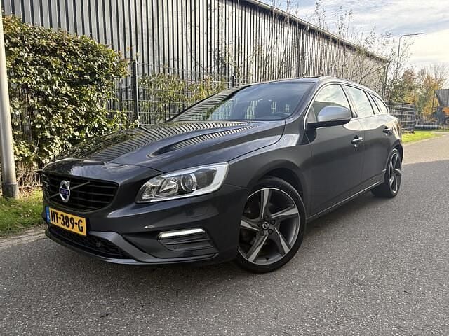 Grijs Gebruikt 2016 Volvo V60 R-Design Stationwagen | € 16.450 (Eerlijke prijs) - Afbeelding 1/4