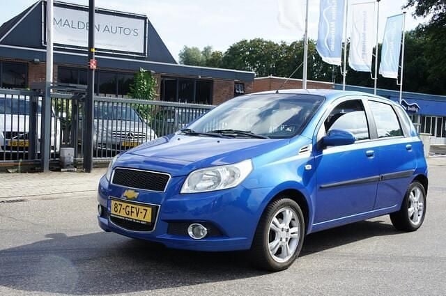 Blauw, metallic lak Gebruikt 2008 Chevrolet Aveo Hatchback | € 1.499 (Goede deal) - Afbeelding 1/4
