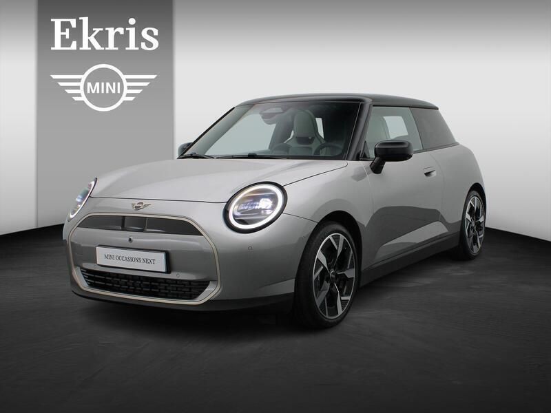 Grijs Gebruikt 2025 Mini Cooper Comfort Hatchback | € 38.950 - Afbeelding 1/4