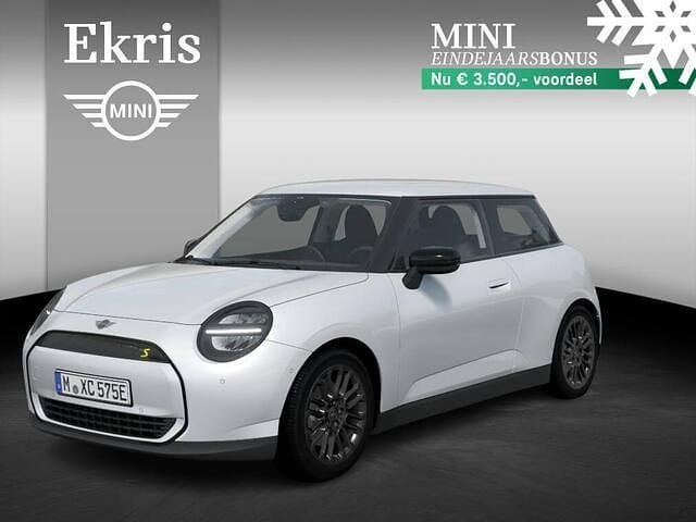 Wit Nieuw 2025 Mini Cooper SE Essential Hatchback | € 33.634 (Super prijs) - Afbeelding 1/4